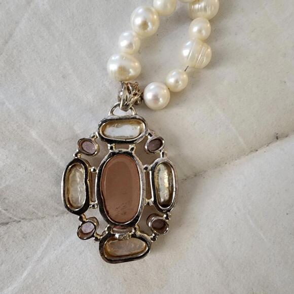 Vintage! Pearl and Peach Stone Necklace - Picture 5 of 7